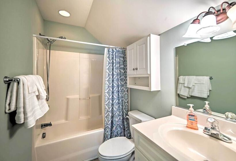 1 Mi To Beach + Hot Tub: Murrells Inlet Retreat!