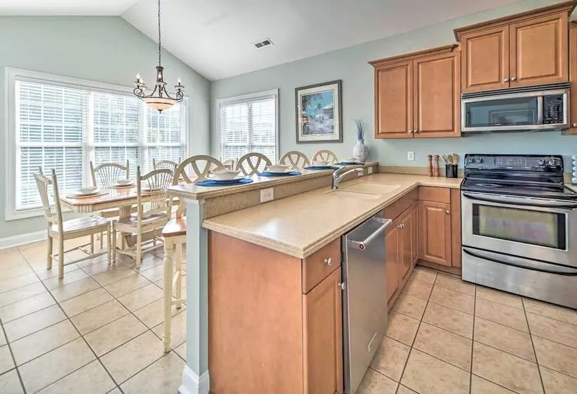 1 Mi To Beach + Hot Tub: Murrells Inlet Retreat!