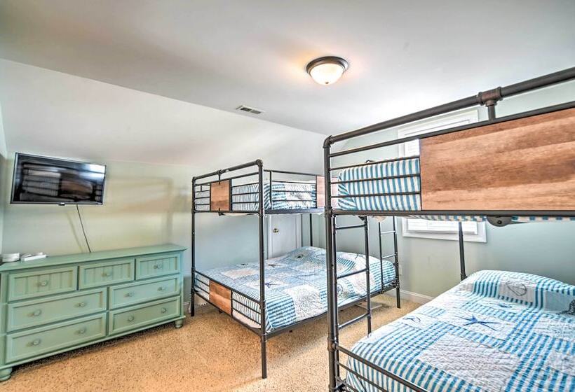 1 Mi To Beach + Hot Tub: Murrells Inlet Retreat!