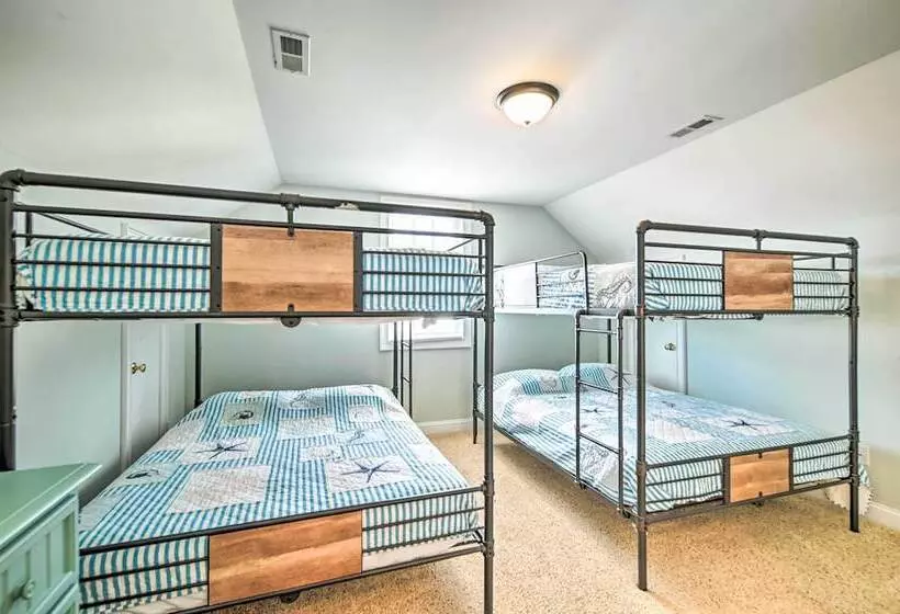 1 Mi To Beach + Hot Tub: Murrells Inlet Retreat!