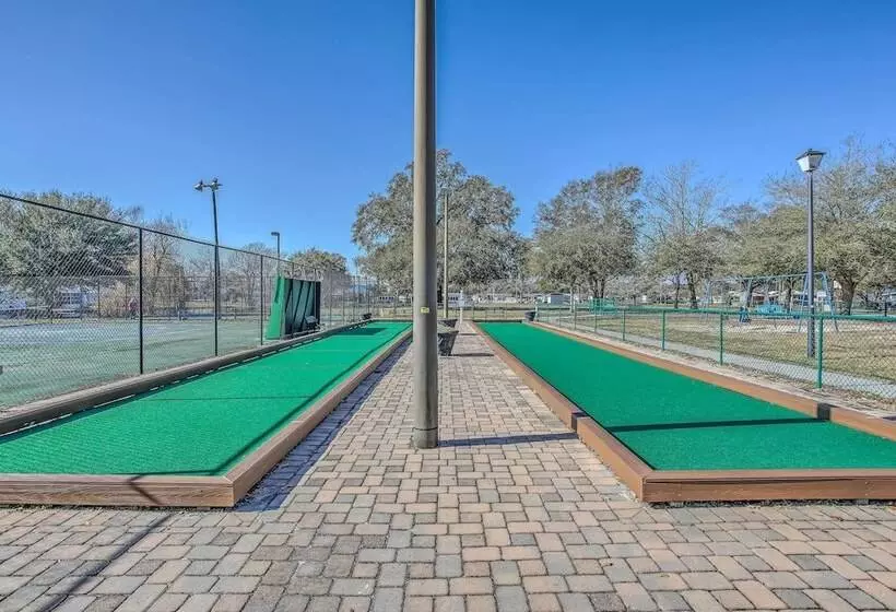 1 Mi To Beach + Hot Tub: Murrells Inlet Retreat!