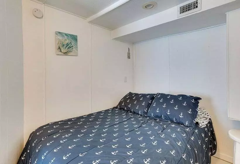 Nettles Island, Jensen Beach Home W/ Patio & Grill