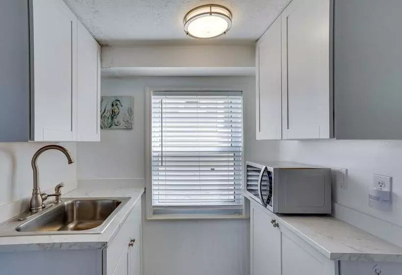 Nettles Island, Jensen Beach Home W/ Patio & Grill