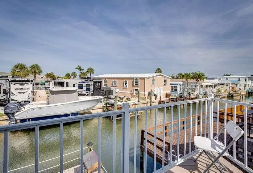 Nettles Island, Jensen Beach Home W/ Patio & Grill