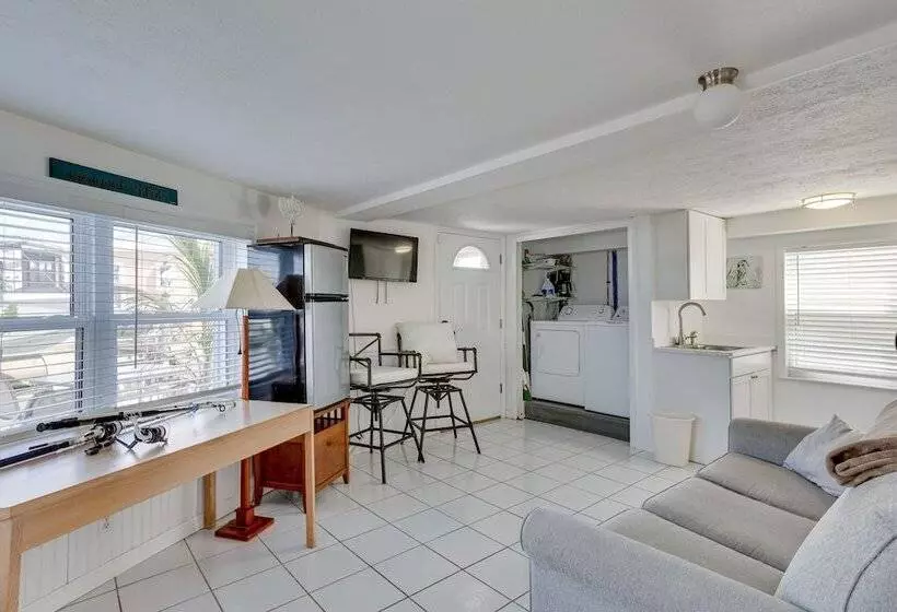 Nettles Island, Jensen Beach Home W/ Patio & Grill