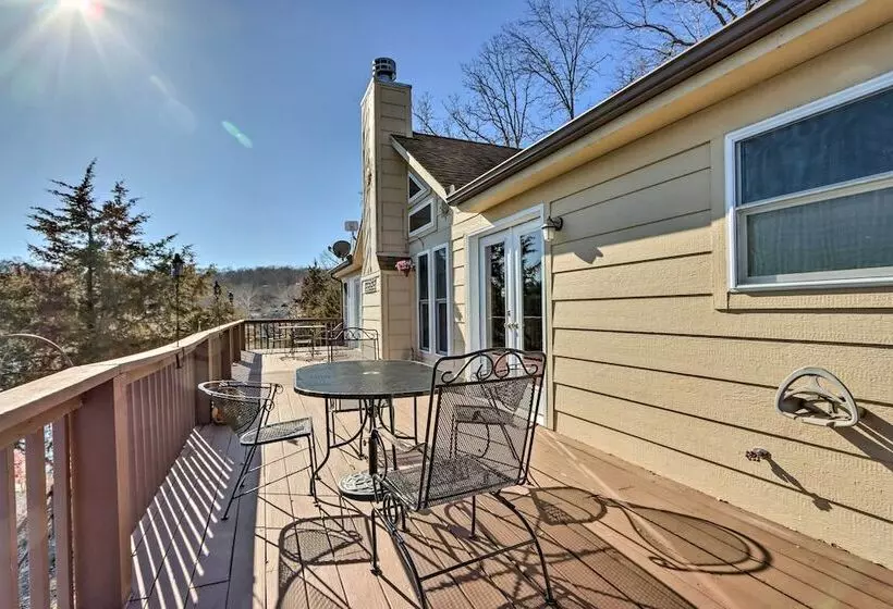 House W/ Deck Overlooking Lake Of The Ozarks!
