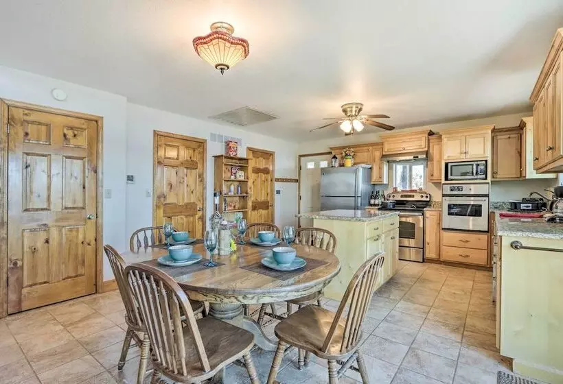 House W/ Deck Overlooking Lake Of The Ozarks!