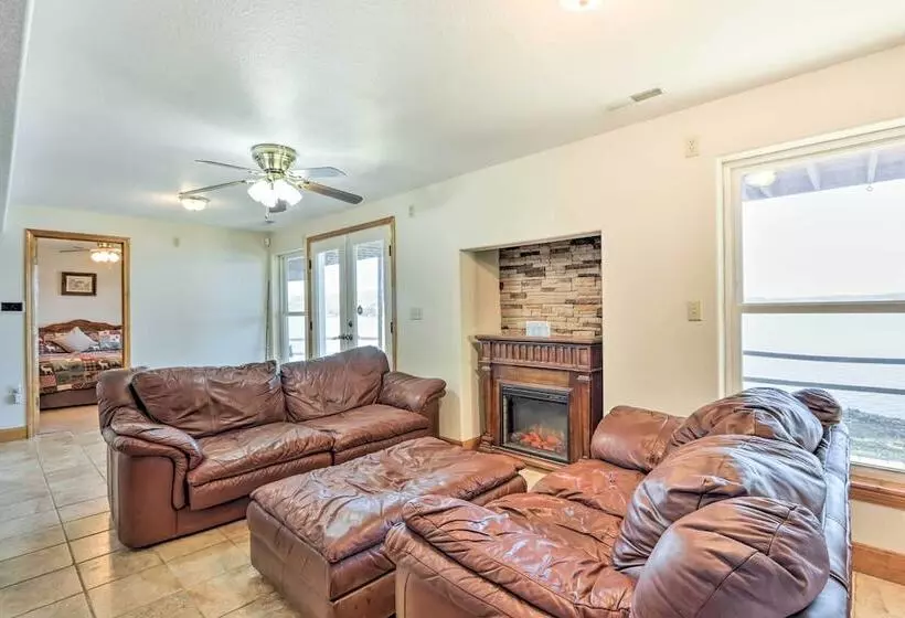 House W/ Deck Overlooking Lake Of The Ozarks!