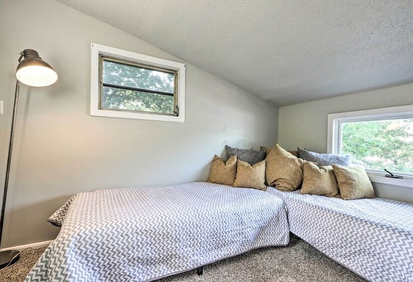 Osage Beach Family Hideaway On No Wake Cove!