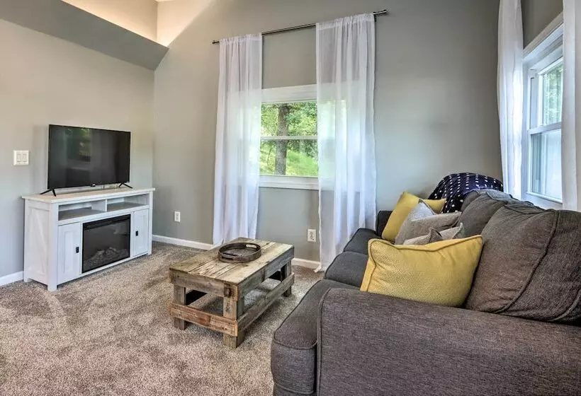 Osage Beach Family Hideaway On No Wake Cove!