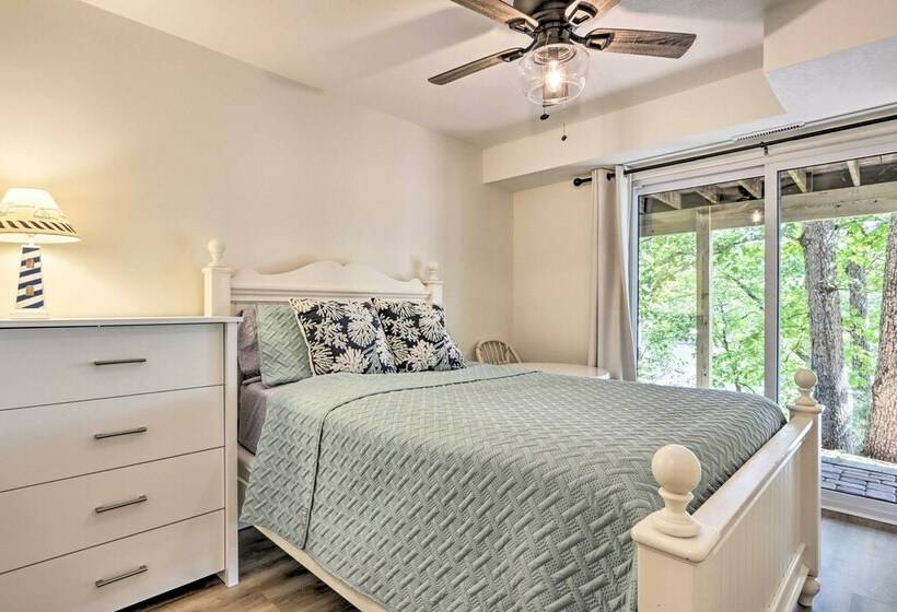 Osage Beach Lakehouse: Dock Access & Fire Pit