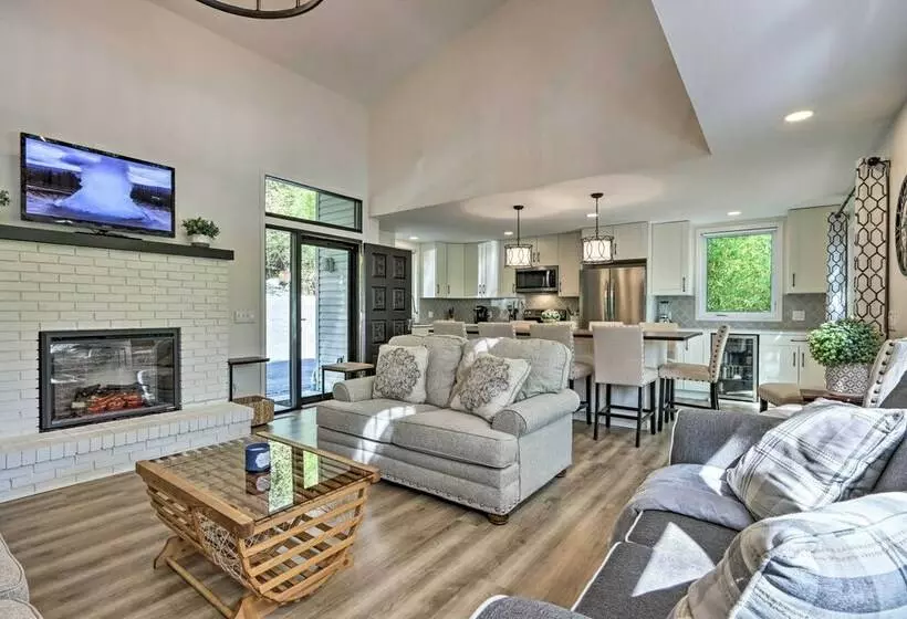 Osage Beach Lakehouse: Dock Access & Fire Pit