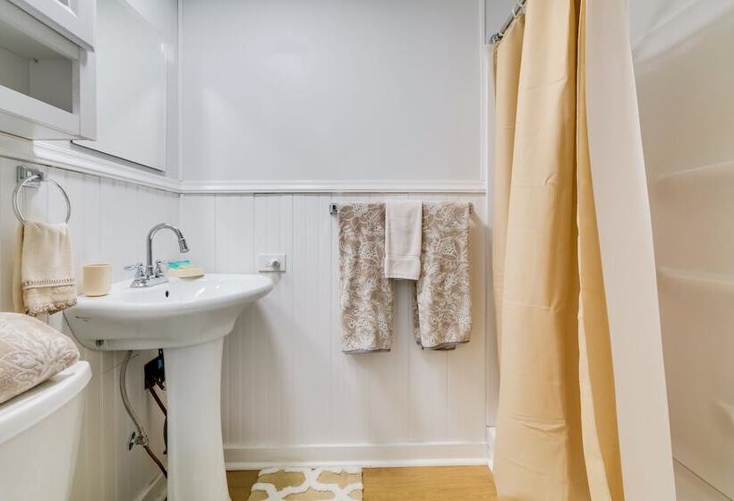 Fire Pit & Boat Dock: Peaceful Dunnellon Cabin!