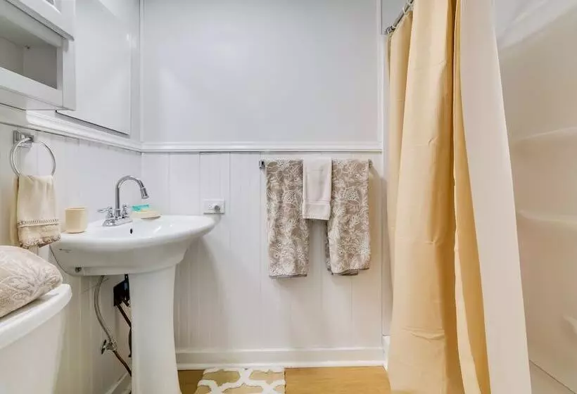 Fire Pit & Boat Dock: Peaceful Dunnellon Cabin!