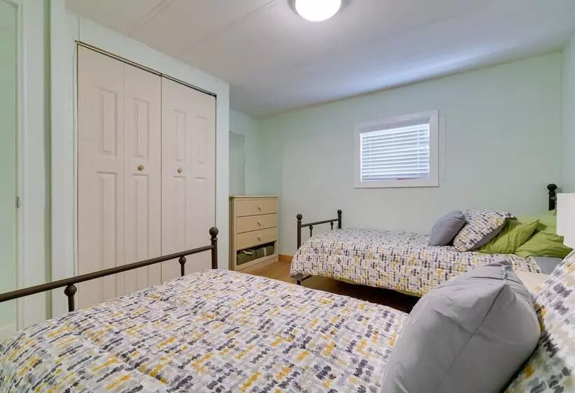 Fire Pit & Boat Dock: Peaceful Dunnellon Cabin!