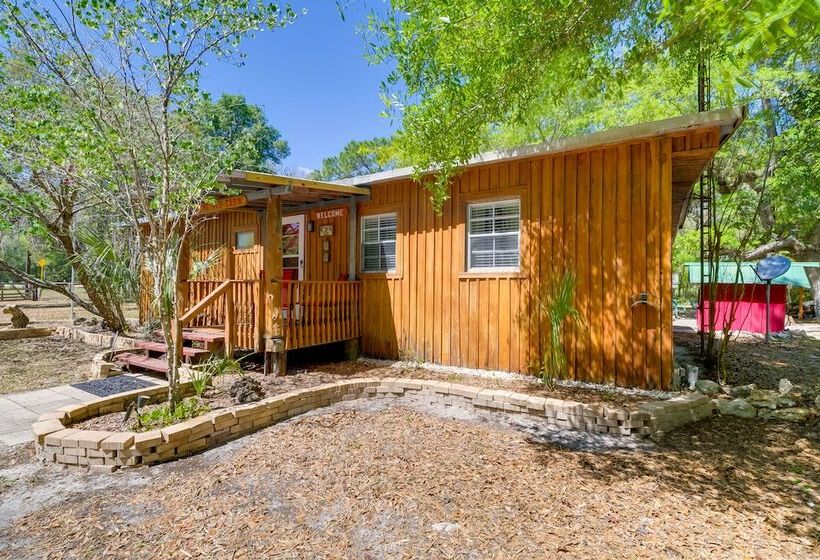 Fire Pit & Boat Dock: Peaceful Dunnellon Cabin!