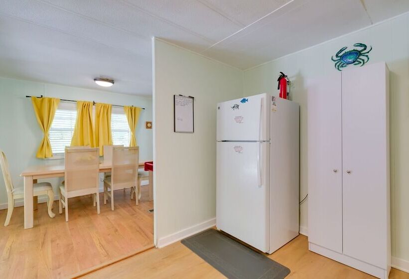 Fire Pit & Boat Dock: Peaceful Dunnellon Cabin!