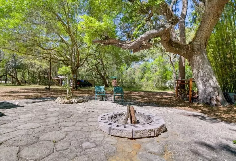 Fire Pit & Boat Dock: Peaceful Dunnellon Cabin!