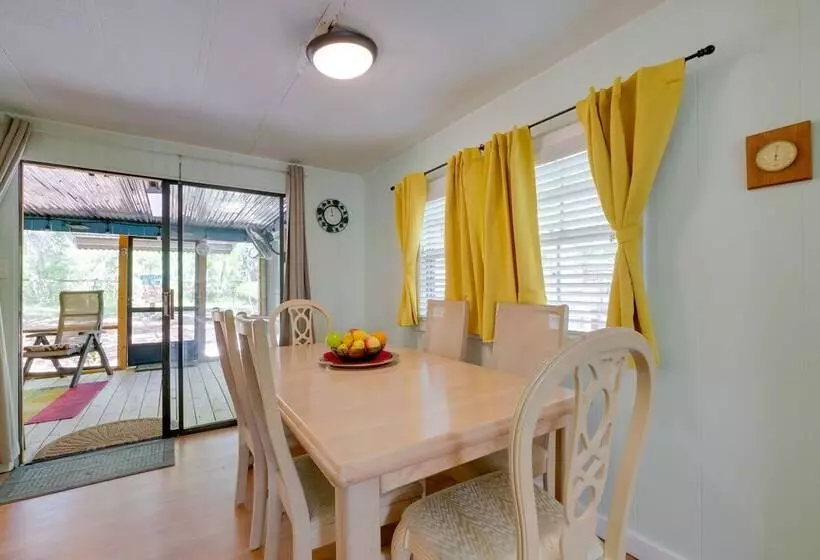 Fire Pit & Boat Dock: Peaceful Dunnellon Cabin!