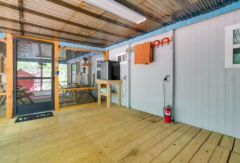 Fire Pit & Boat Dock: Peaceful Dunnellon Cabin!