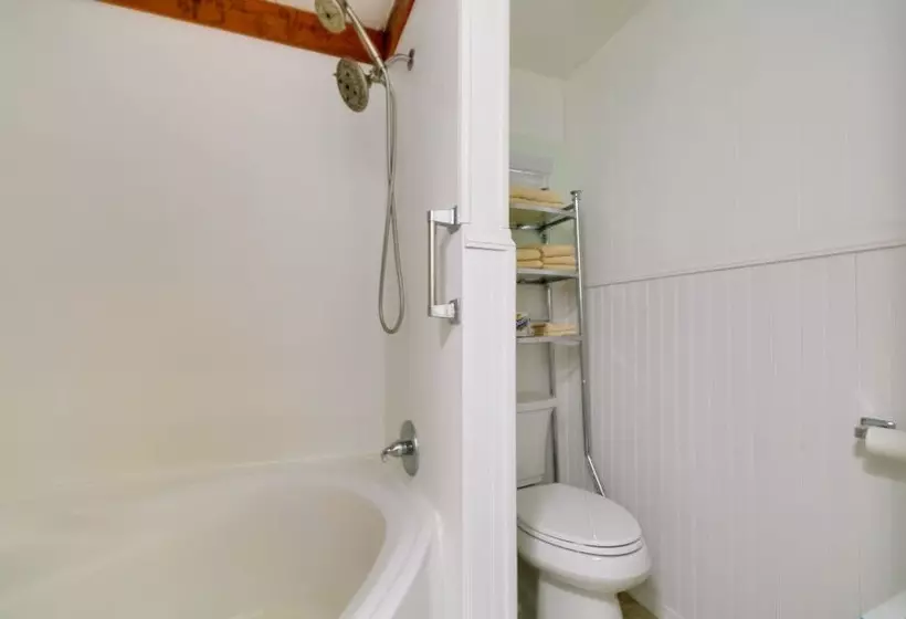 Fire Pit & Boat Dock: Peaceful Dunnellon Cabin!