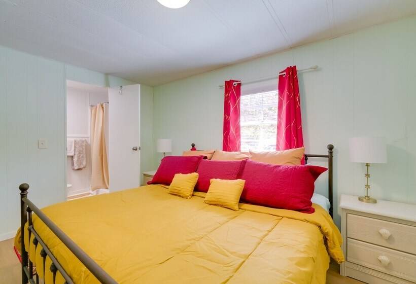 Fire Pit & Boat Dock: Peaceful Dunnellon Cabin!