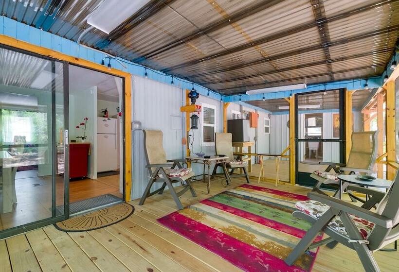 Fire Pit & Boat Dock: Peaceful Dunnellon Cabin!