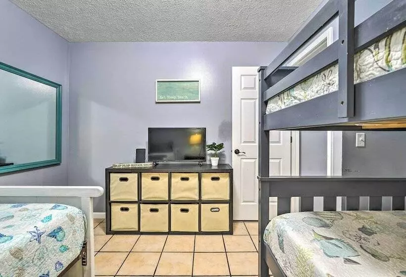 Pet Friendly Pcb Duplex   Walk To Beach!