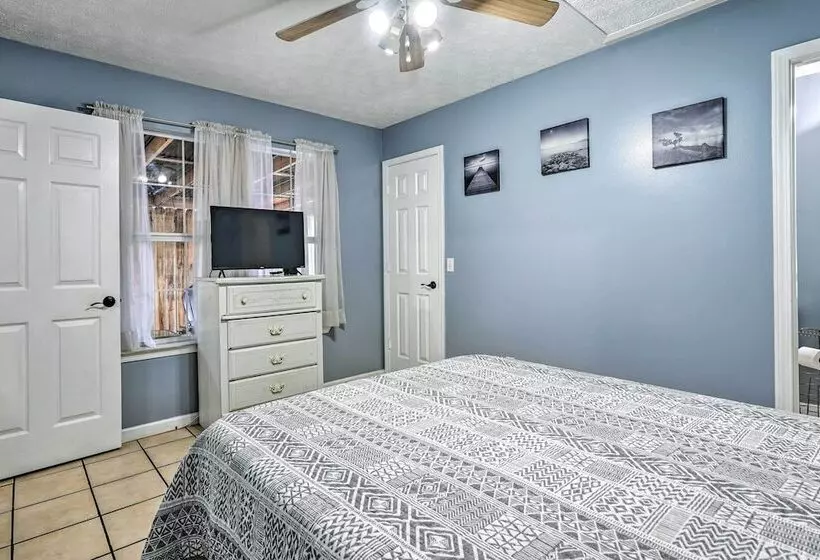 Pet Friendly Pcb Duplex   Walk To Beach!