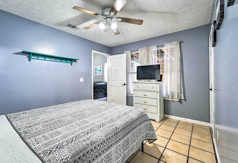 Pet Friendly Pcb Duplex   Walk To Beach!
