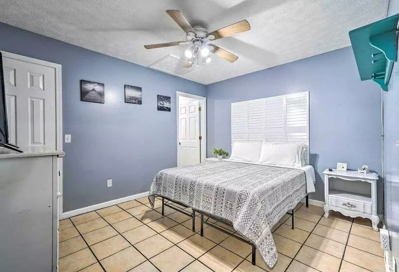 Pet Friendly Pcb Duplex   Walk To Beach!