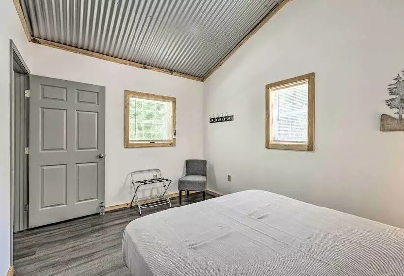 Quaint Tallassee Cabin: Stone Creek On Site!