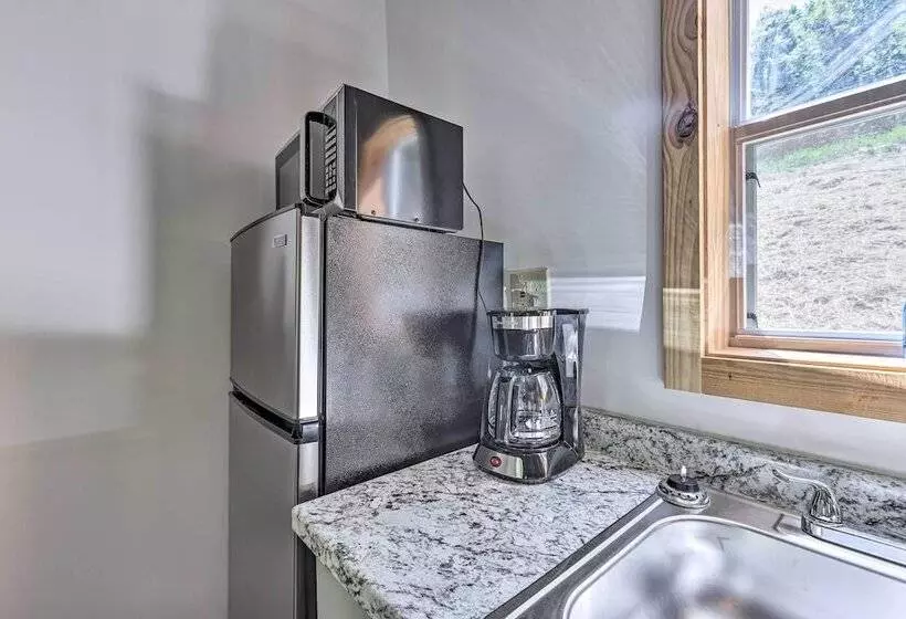 Quaint Tallassee Cabin: Stone Creek On Site!