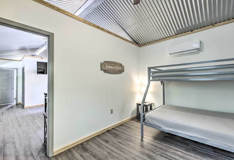 Quaint Tallassee Cabin: Stone Creek On Site!