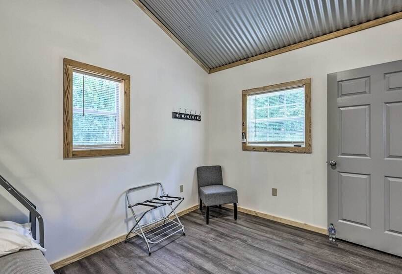 Quaint Tallassee Cabin: Stone Creek On Site!