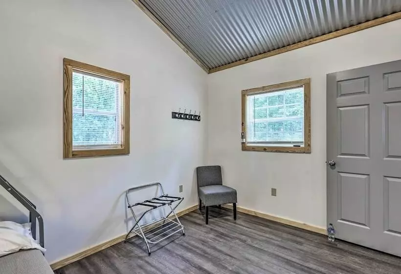 Quaint Tallassee Cabin: Stone Creek On Site!