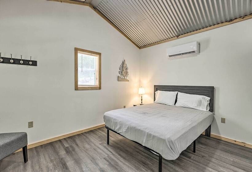 Quaint Tallassee Cabin: Stone Creek On Site!