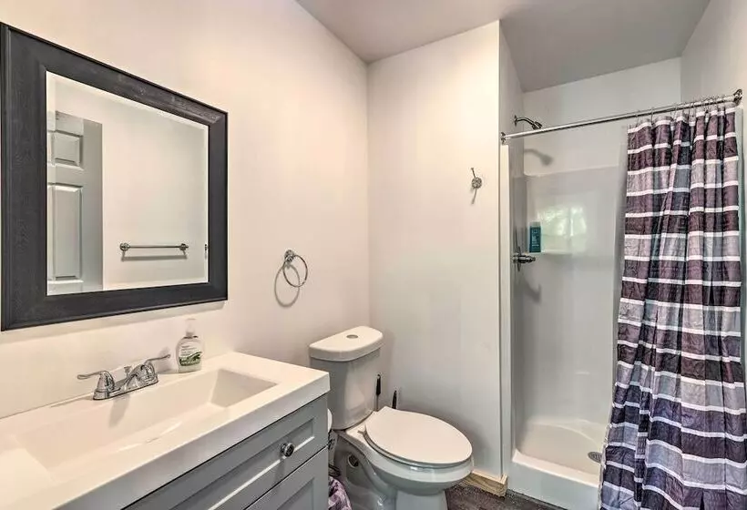 Quaint Tallassee Cabin: Stone Creek On Site!