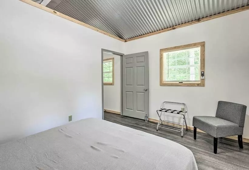Quaint Tallassee Cabin: Stone Creek On Site!