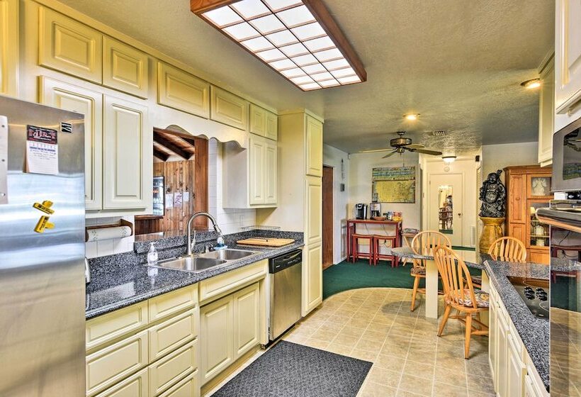 Sandford Vacation Rental Near Airport & Lake!