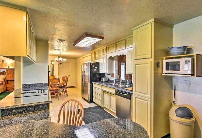 Sandford Vacation Rental Near Airport & Lake!