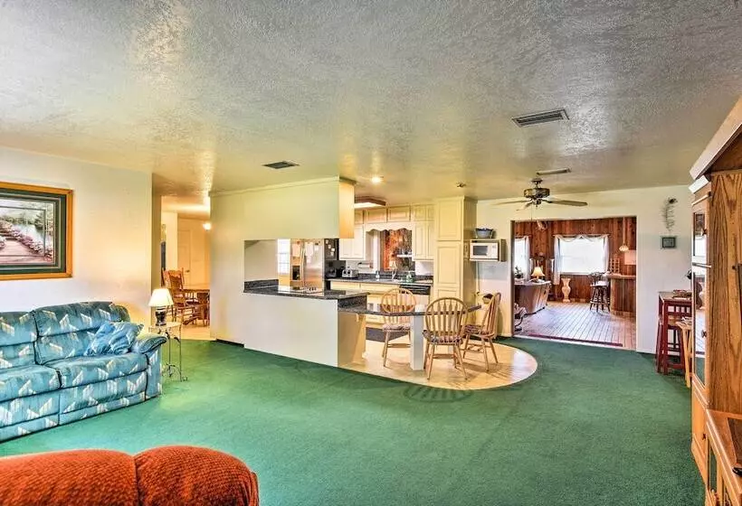 Sandford Vacation Rental Near Airport & Lake!