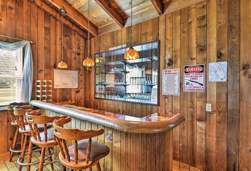 Sandford Vacation Rental Near Airport & Lake!