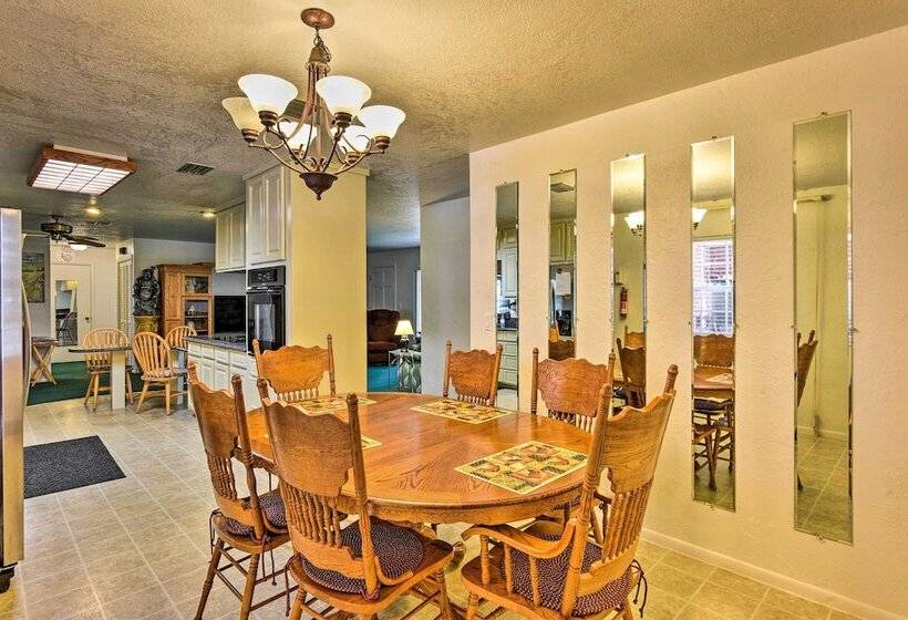 Sandford Vacation Rental Near Airport & Lake!