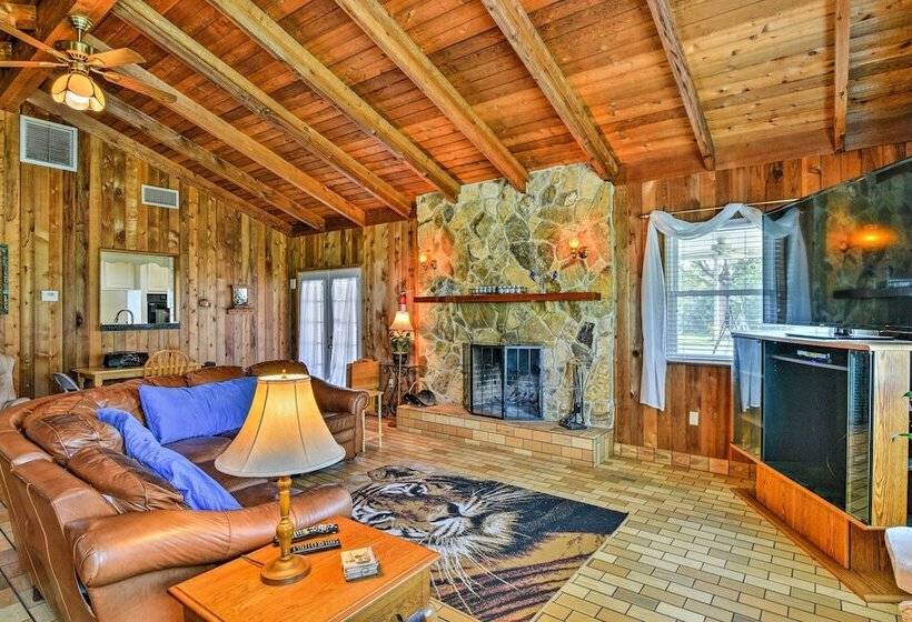 Sandford Vacation Rental Near Airport & Lake!