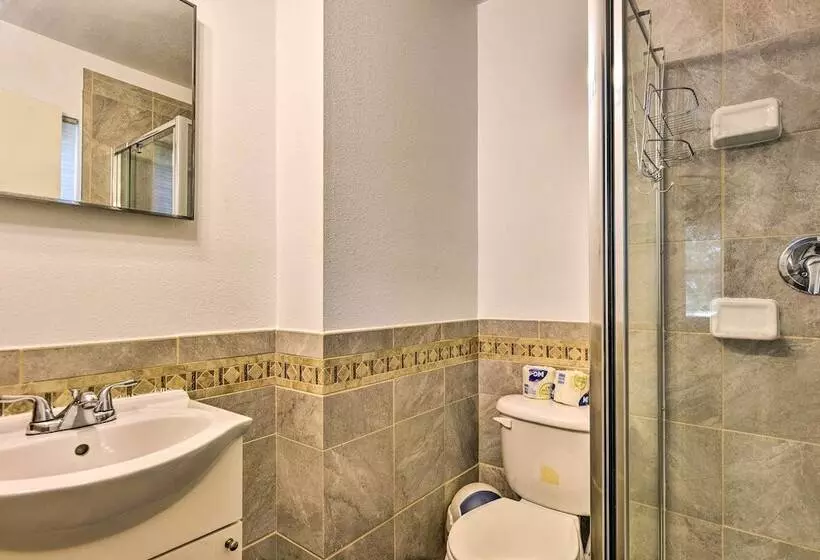 Sandford Vacation Rental Near Airport & Lake!