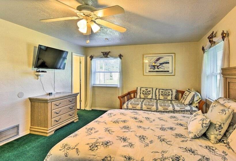 Sandford Vacation Rental Near Airport & Lake!