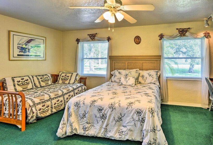 Sandford Vacation Rental Near Airport & Lake!