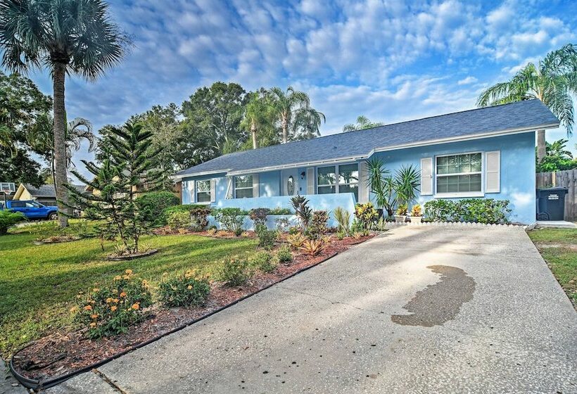 Seminole Home: Private Patio, Tiki Bar & Pool