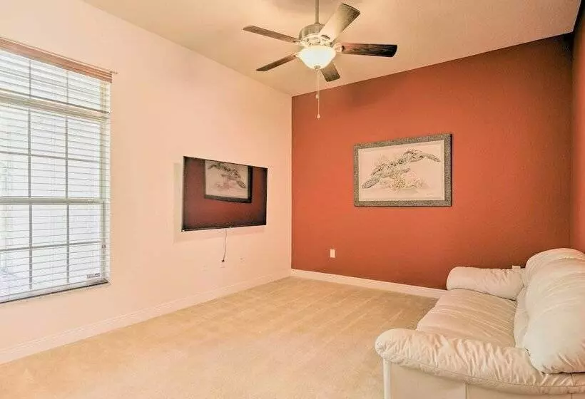 Cape Coral Home W/ Lanai < 1 Mi To Boat Ramp!